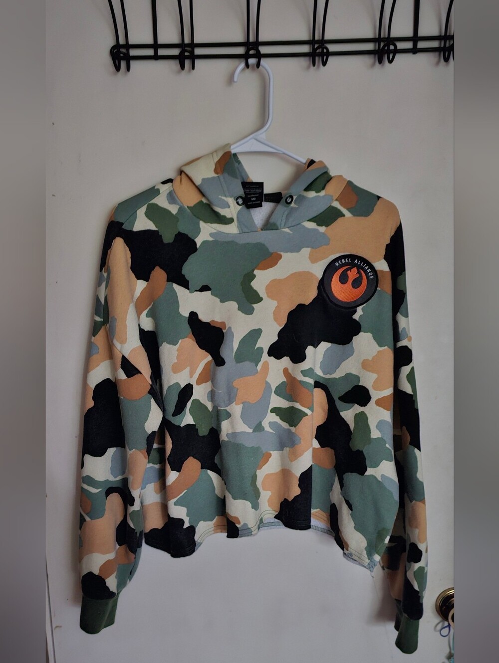 Her Universe Star Wars Camo Semi-Crop Hoodie forests of Endor Rebel Alliance M